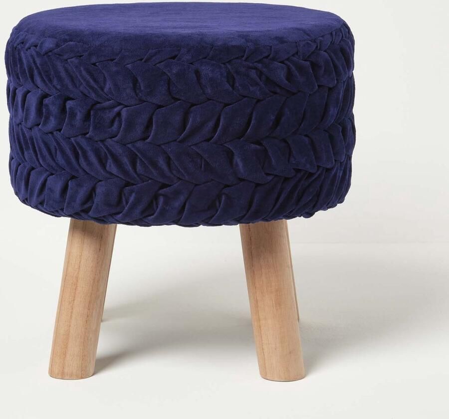 Homescapes Lyla ronde geplooide fluwelen kruk met houten poten opaalblauw 40 cm hoog