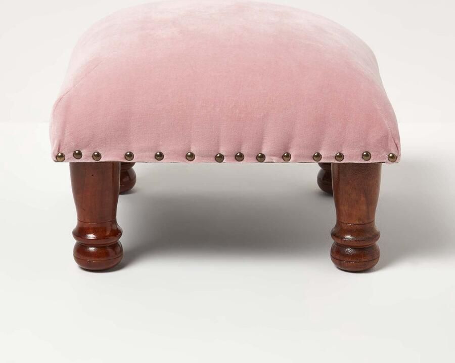 Homescapes Mable fluwelen kruk roze met houten poten 40 x 40 x 25 cm