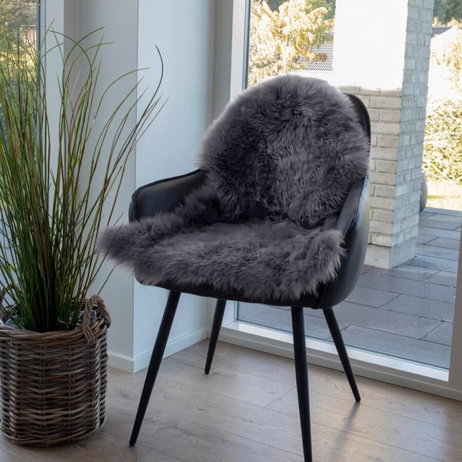 House Nordic Laila lamsvel 50x85 cm imitatiebont grijs