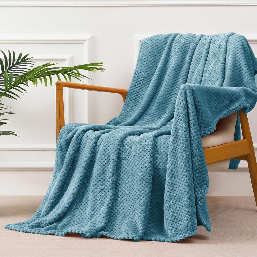 Ibenzoa Ultrazachte en Warme Fleece Woondeken met Elegant Wafelpatroon voor Bank en Bed 150 x 200 cm Leiblauw