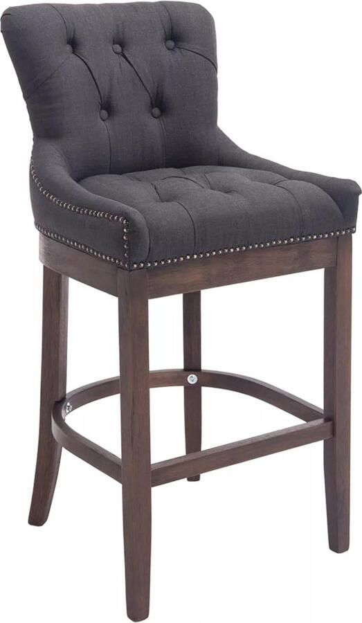 In And Outdoormatch Barkruk Lonnie chesterfield stijl grijs stof houten antieke poten zithoogte 74 cm met rugleuning en voetensteun voorzien van messing spijkers deluxe