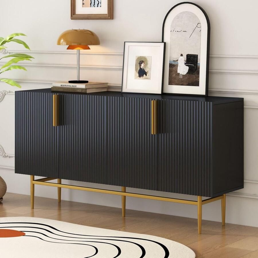 Industrial-Home IndustrialHome Luxe Zwarte 4-Deurs Dressoir – Moderne Opbergkast met Gouden Handgrepen – 153 cm Breed – Stijlvolle Buffetkast Sideboard voor Woonkamer Slaapkamer Hal of Eetkamer – Elegant Design Duurzaam Hout Hoogwaardige Afwerking