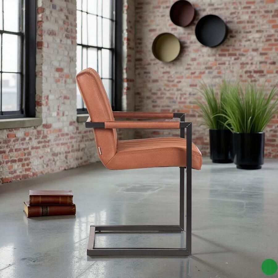 Industrialhome Eetkamerstoel Torino – Cognac Microvezel – 55x55x85 cm – Comfortabele Designstoel met Armleuningen & Zwart Metalen Frame – Industrieel & Trendy