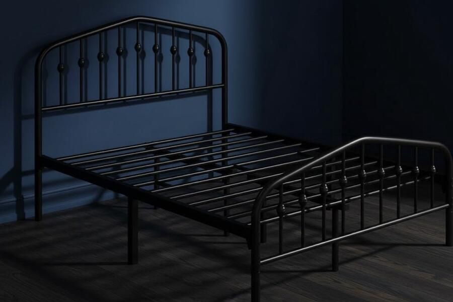 Industrialhome Vintage Stijl Metalen Bedframe 140 x 200 cm – Robuust en Stabiel Tweepersoonsbed met Kroonvormig Hoofdeinde – Gepoedercoat Zwart Bed – Eenvoudige Montage – Hoog Belastebaar Slaapkamerbed – Ideaal als Logeerbed Jeugdbed & Dagbed