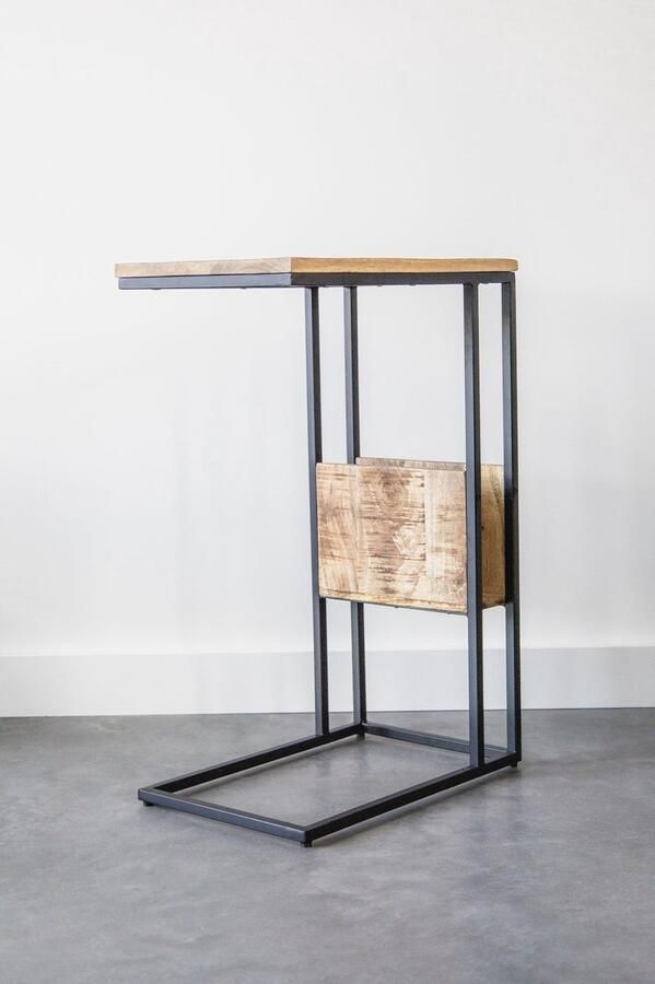 Industrieelinhuis.nl Luxe Bijzettafel voor over de bank Mangohout en Staal 45x29x69cm Banktafel Laptoptafel bijzettafel Laptop standaard Laptop Table Laptop Tafel Schoottafel Bedtafel Bank laptoptafel Banktafeltje Bijzettafeltje (69cm hoogte)