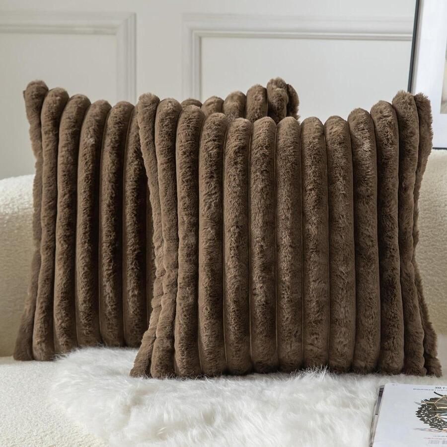 Inovra Decoratieve Kussenhoes Set van 2 30x50 cm Zacht Pluche Kussenhoezen Sierkussens Slaapkamer Woonkamer Bank Donkerbruin 45x45 cm