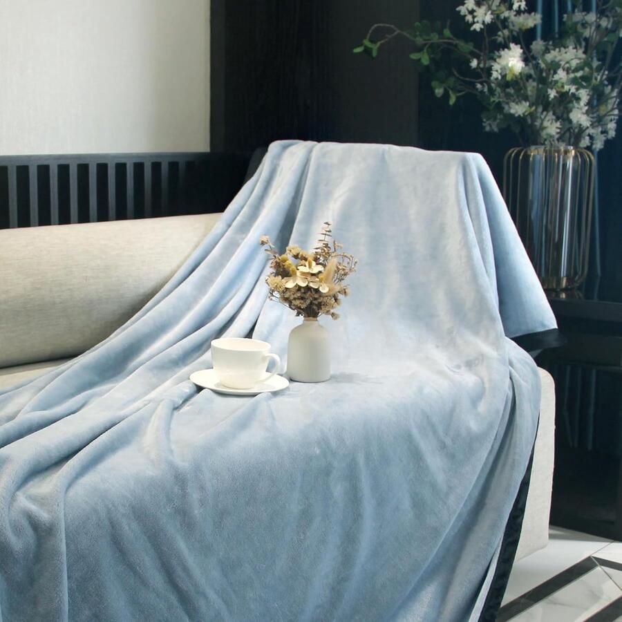 Inovra Knuffeldeken Fluffy Melk Flanellen Deken 150 x 200 cm Warme Bankdeken Knuffeldeken Hemelsblauw Zachte Bankdeken voor Bed Bank Slaapkamer Kantoor Beddengoed Knuffelzacht