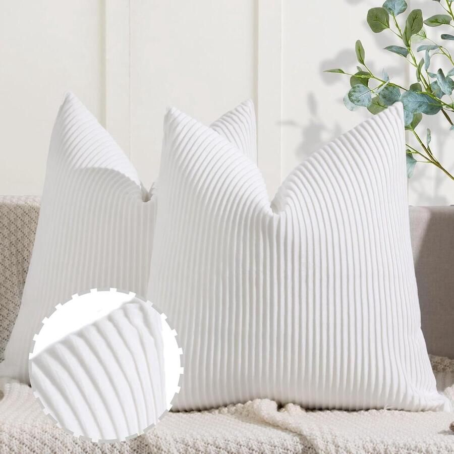 Inovra Set van 2 Witte Kussenhoezen 45 x 45 cm Fluweel Strepen Patroon Zachte Kussenhoezen Moderne Decoratieve Sierkussenhoezen Bank Kussenhoes voor Woondecoratie Luxueuze Sierkussen