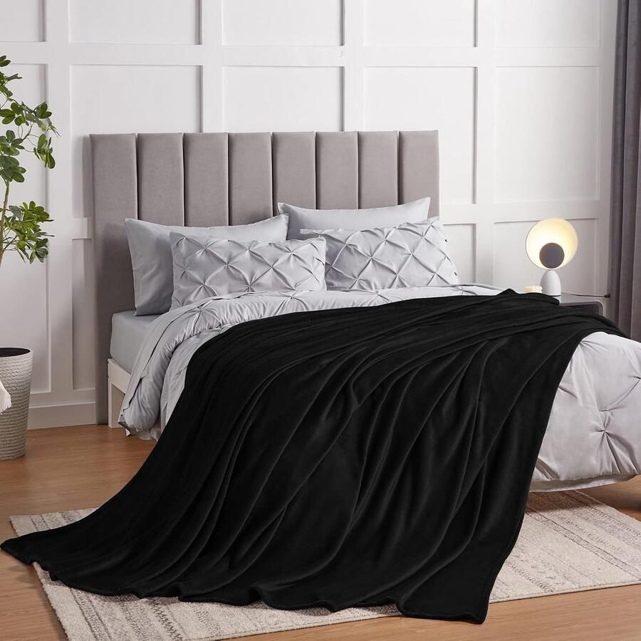 Inovra Ultrazachte en Warme Flanellen Fleece Deken voor Bank en Bed 150 x 200 cm Zwart