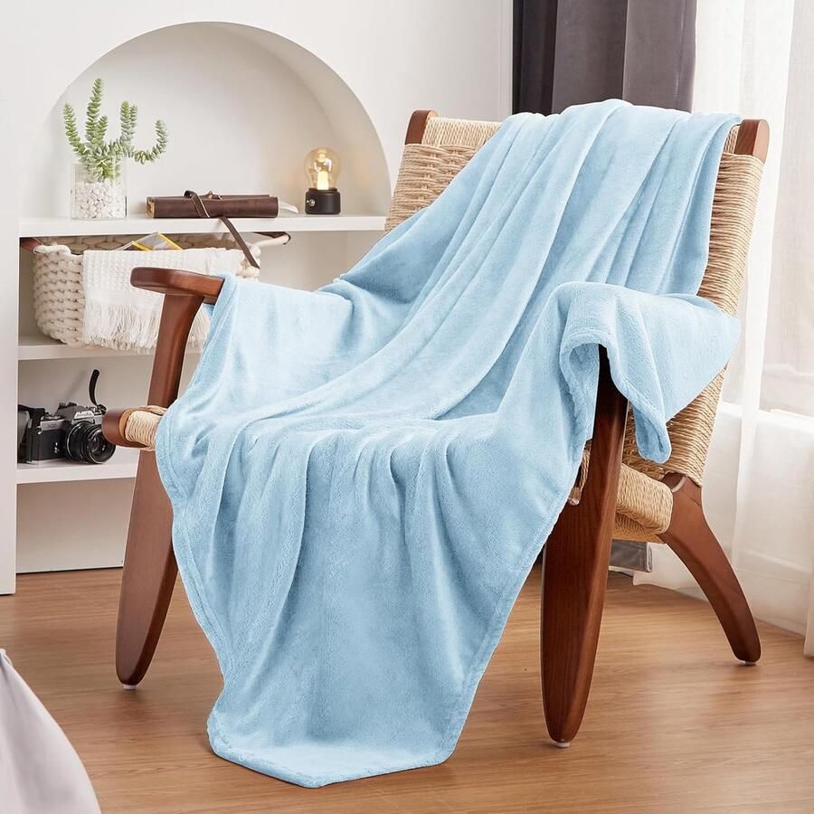 Inovra Ultrazachte en Warme Fleece Deken voor Bank en Bed Lichtblauw 150 x 200 cm