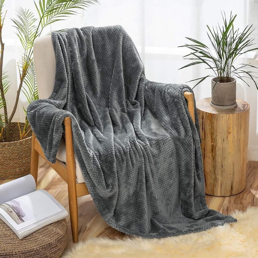 Inovra Zachte en Warme Fleece Deken voor Slaapkamer Bank en Kantoor 125 x 150 cm Donkergrijs