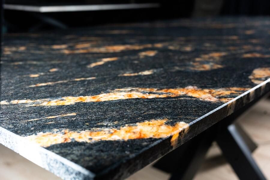 Inrichting op maat Belvedere kwartsiet eettafel rechthoekig 92x230 cm luxe natuursteen tafel marmer design zwarte tafel met gouden accenten grote eettafel voor 6-8 personen -moderne design tafel duurzame kwartsiet eetkamertafel uniek patroon - Foto 2