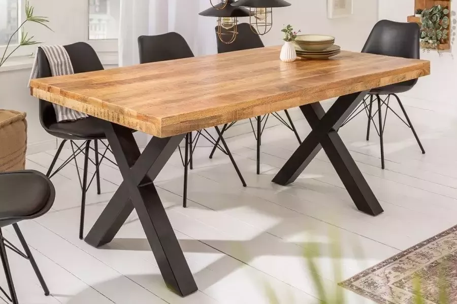 Interieurs online Massief mangohout eettafel 160 cm model Delphi industrieel design met X-poten