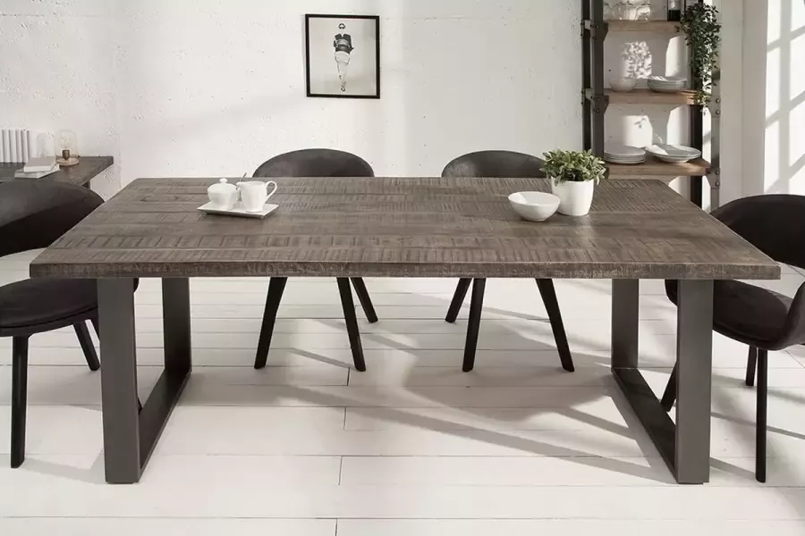 interieurs online Massieve eettafel 160cm mangohout grijs ijzer industrieel design