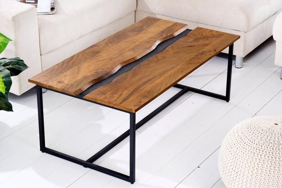 Invicta Interior Massieve salontafel AMAZONAS 110 cm mangohout metaal zwarte boomrand honingafwerking 42183