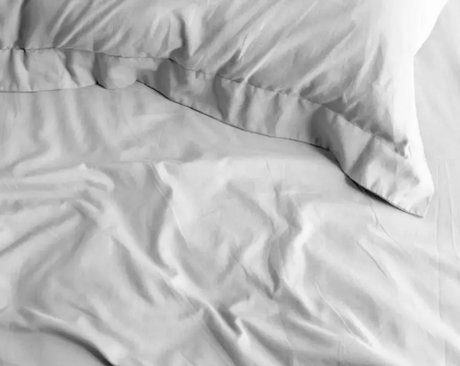 Cotton Satin Fitted Sheet Premium katoen satijn hoeslaken wit 120x200 (twijfelaar) zacht en ademend luxe en chique uitstraling subtiele glans ideale pasvorm - Foto 2