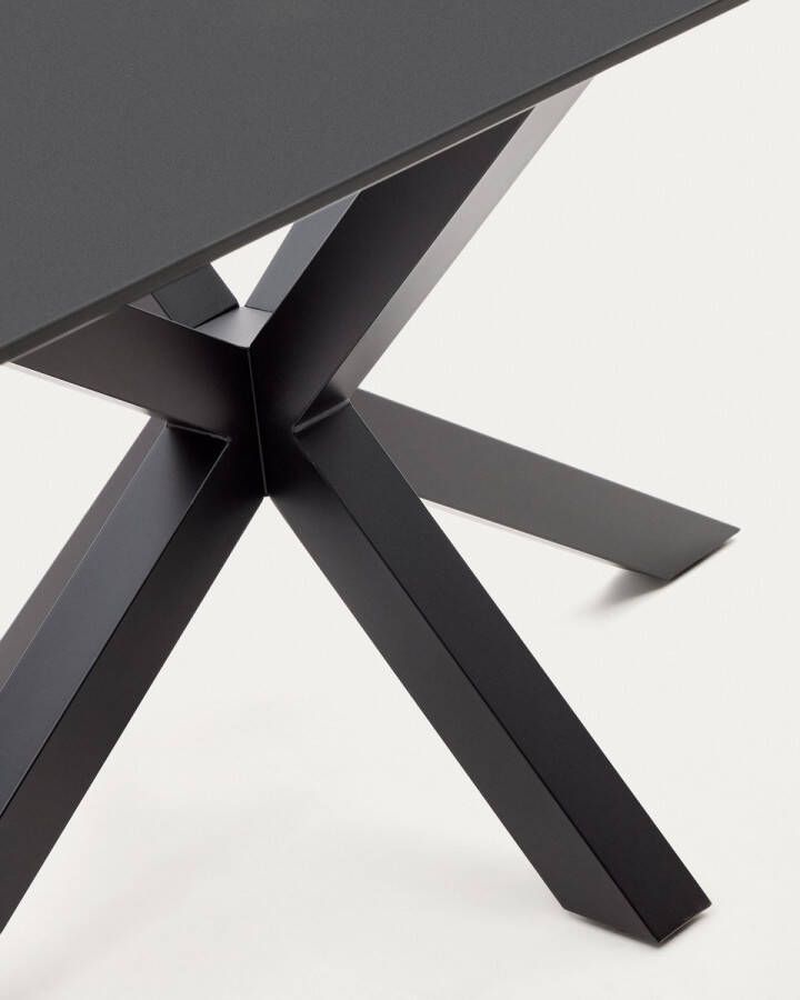 Kave Home Argo glazen tafel met stalen poten in zwart 160 x 190 cm - Foto 3