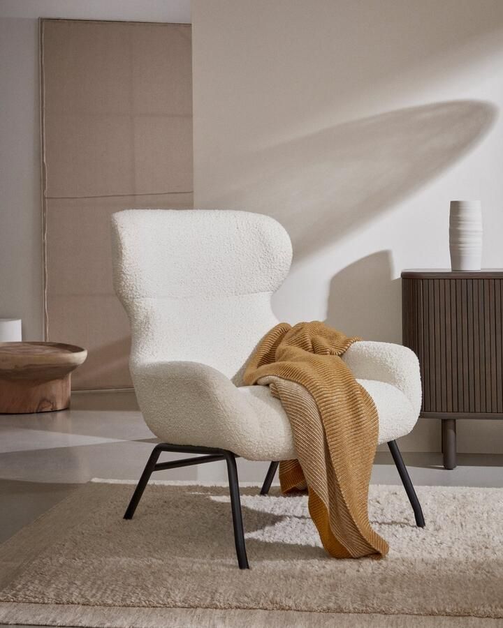 Kave Home Belina-fauteuil van wit bouclé en zwarte staal FSC 100% - Foto 2