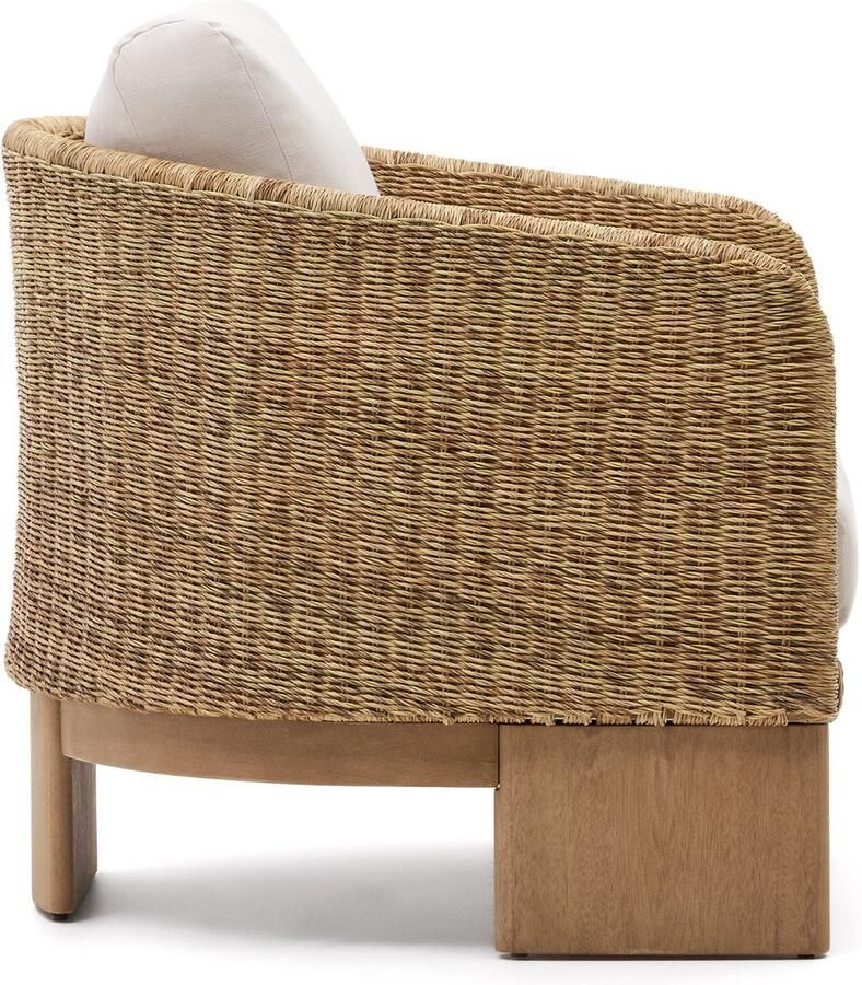Kave Home Fauteuil Xoriguer van synthetisch rotan en FSC 100% massief eucalyptushout FSC 100%