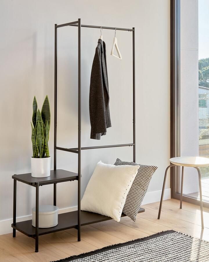 Kave Home Galatia melamine en metalen kledingroede met bank in zwarte afwerking 100 x 150 cm