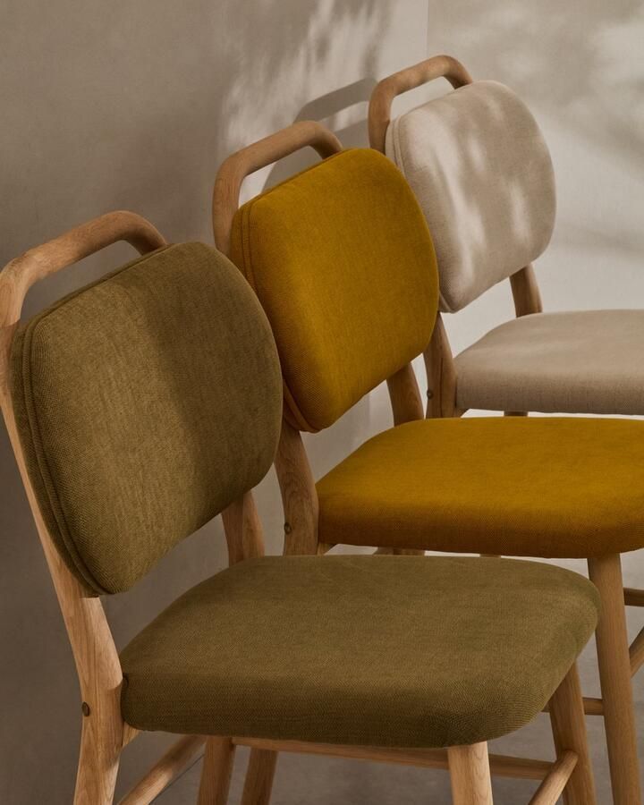 Kave Home Helda stoel in groene chenille en massief eikenhout FSC Mix Credit