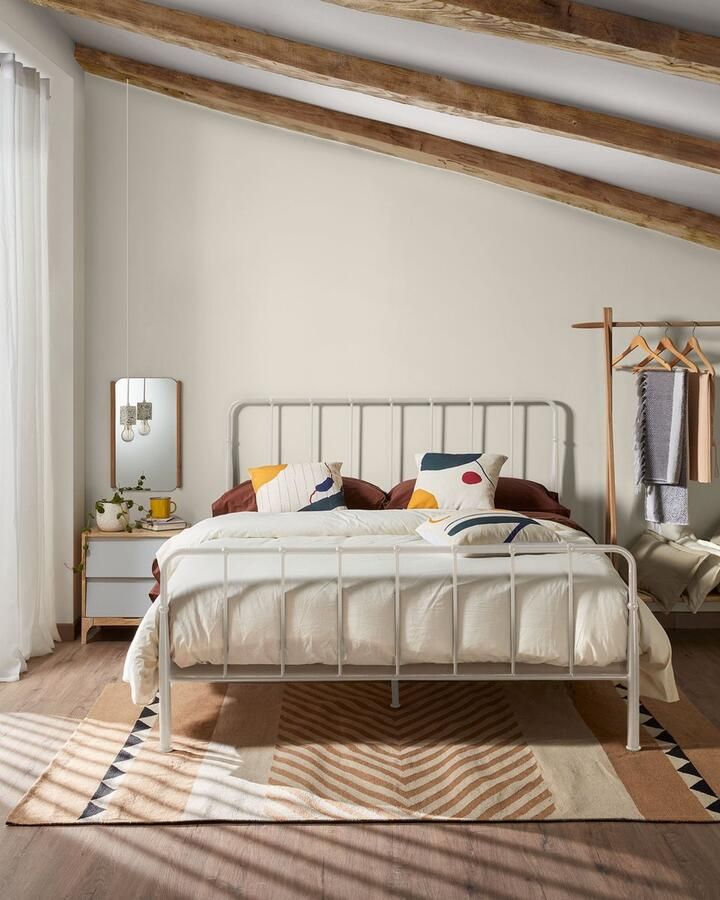 Kave Home Woon Accessoires Natane kledingroede van eikenhout en rotan 95 x 152 cm