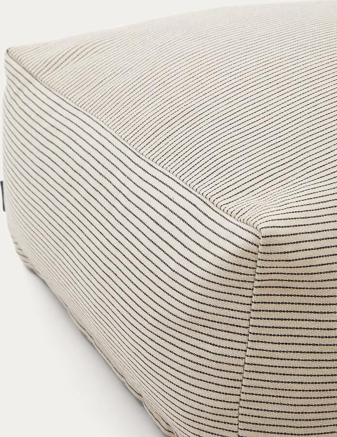 Kave Home Poef Famara van katoen afneembare hoes met ecru strepen 60 x 60 x 40 cm