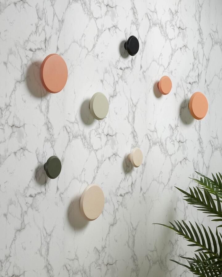 Kave Home Set van 3 Nadua hangers in massief hout met een natuurlijke afwerking