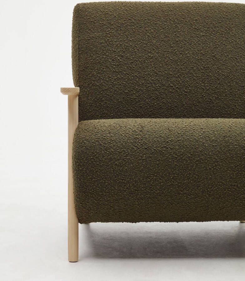Kave Home Meghan fauteuil van groen fleece met massief essenhouten poten in natuurlijke afwerking - Foto 2