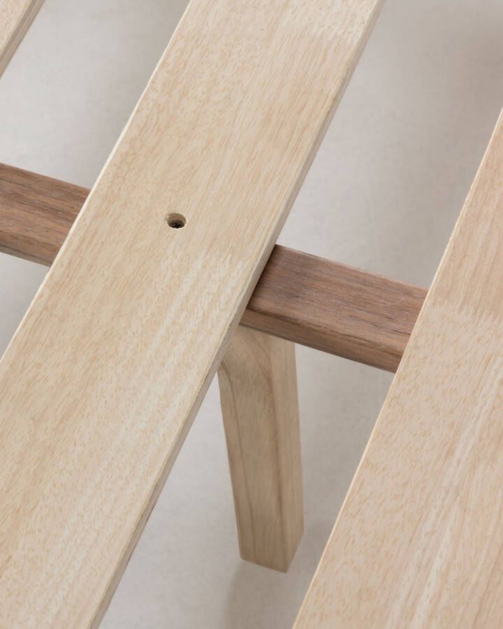 Kave Home Shayndel massief rubberhouten bed voor matrassen van 150 x 190 cm