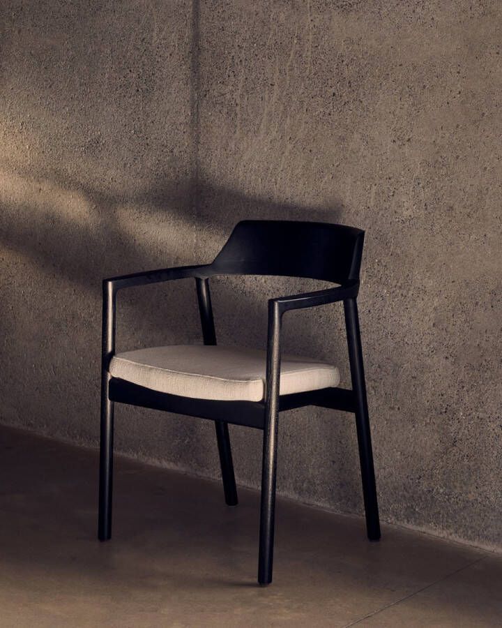 Kave Home Stoel Alocs massief eikenhout in zwart beige chenille afneembare hoes FSC Mix Credit