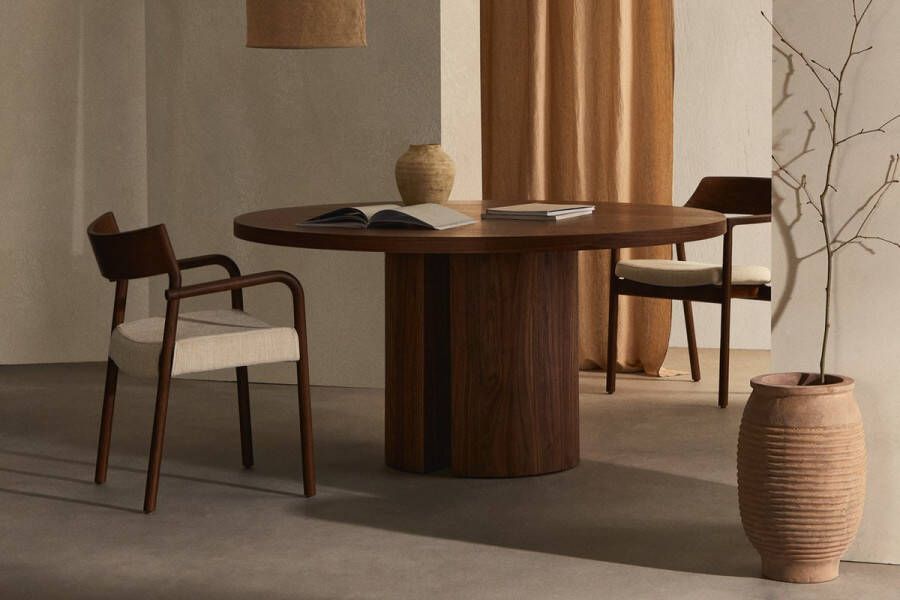 Kave Home Ronde tafel Nealy van walnootfineer met een natuurlijke afwerking Ø 150 cm