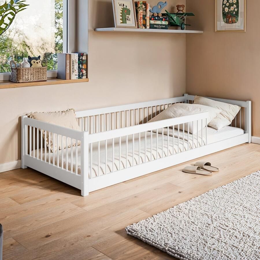 Kids Collective Kinderbed Vloerbed 90x200 cm Bed met uitvalbescherming & lattenbodem Montessoribed Kinderledikant Jeugdbed Eenpersoonsbed optioneel met matras wit Design grenenhout massief jongen meisje