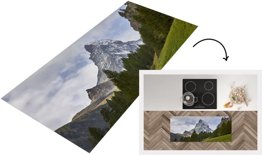 KitchenYeah Keukenloper Loper keuken De Zwitserse Matterhorn achter een dennenbos 120x50 cm Keukenloper vinyl