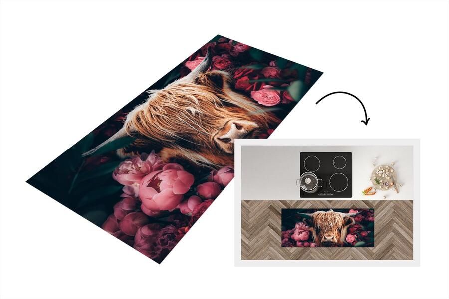 KitchenYeah Keukenloper Loper keuken Koe Schotse hooglander Bloemen botanisch 120x50 cm Keukenloper vinyl