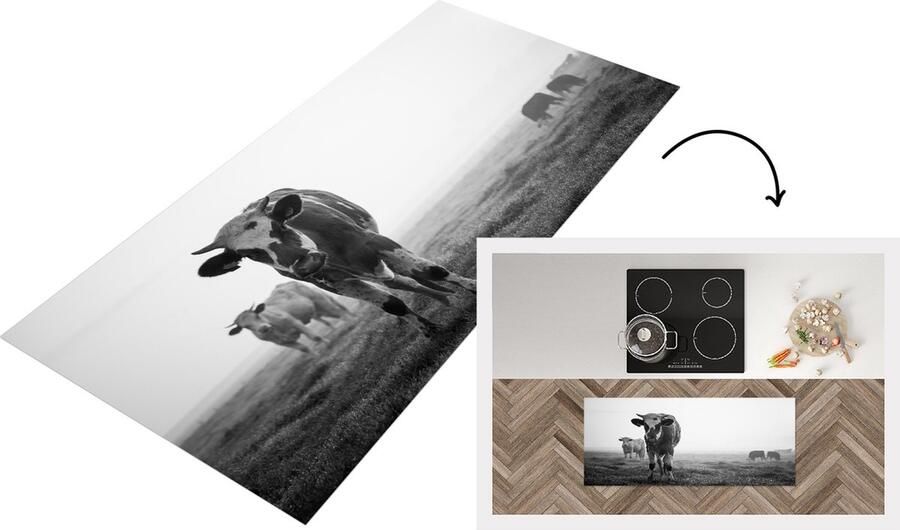 KitchenYeah Keukenloper Loper keuken Koeien in de ochtendmist zwart-wit foto 120x50 cm Keukenloper vinyl