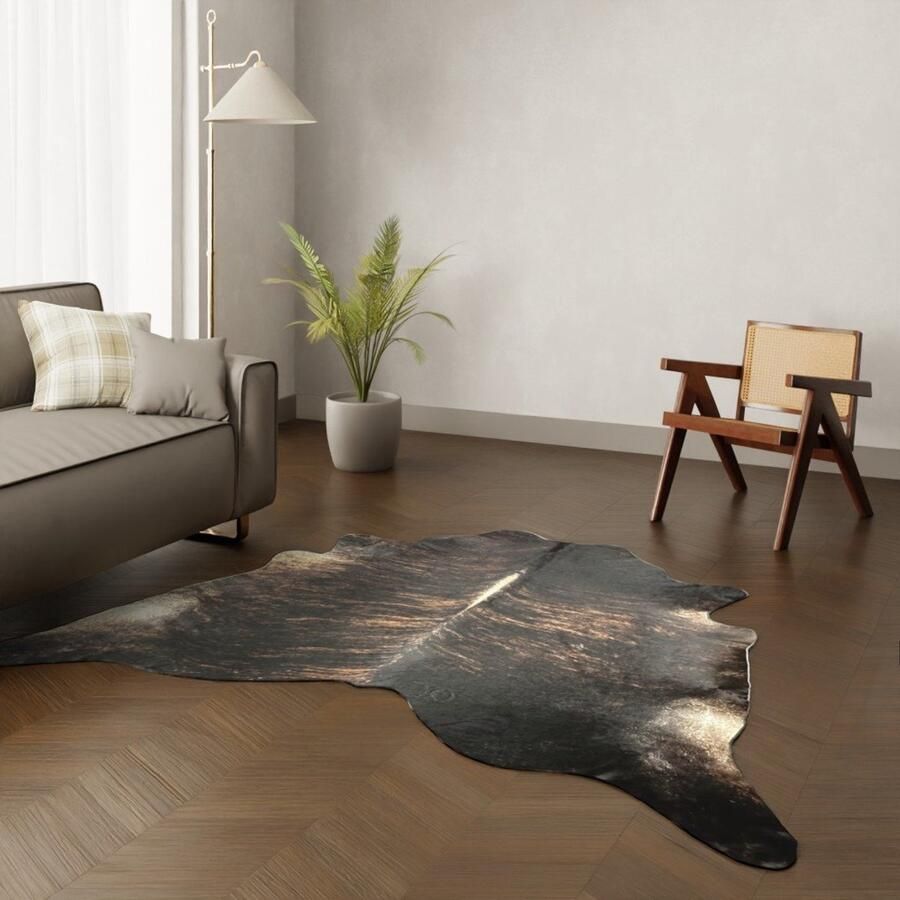 Koeienhuidkopen.nl Donkerbruin gestreepte koeienhuid vloerkleed Gestreept bruin koeienkleed strepen koeienvel dierenhuid dierenvel koehuid tijger