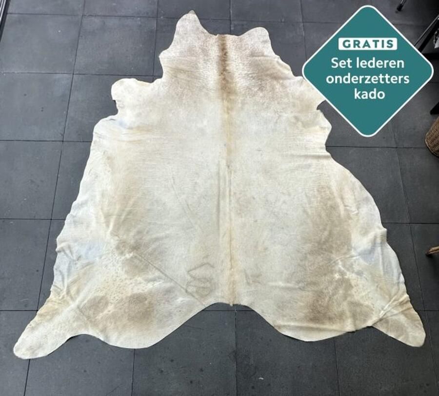 Koeienhuidkopen.nl GIGANTISCHE 280x260 cm! Lichtbruin gevlekte koeienhuid vloerkleed ENORM koeienkleed tapijt beige bont koeienvel groot Bont zandkleur XXXL dierenhuid dierenvel bruin koehuid tapijt