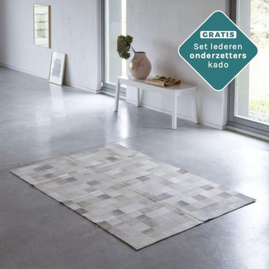 Koeienhuidkopen.nl Grijs koeienhuid patchwork vloerkleed 180x120 cm Dierenhuid patchwork tapijt Koevel vloerkleed koehuid -Grijze oeienvacht patchwork koeienvel