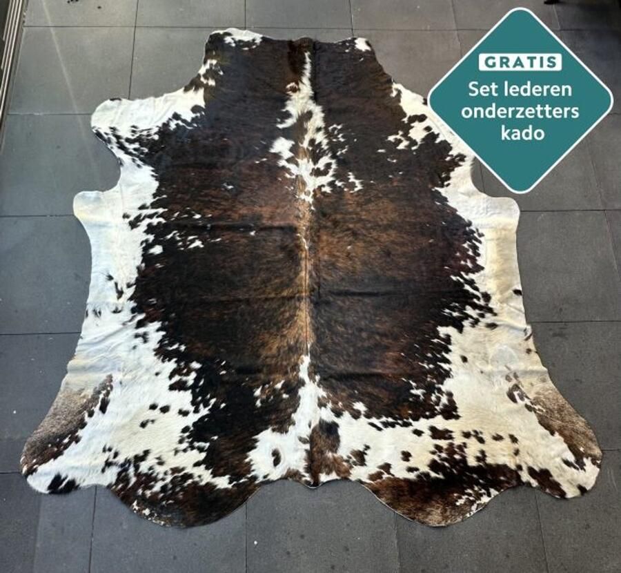 Koeienhuidkopen.nl GIGANTISCHE 260x220 cm! tricolore koeienhuid vloerkleed ENORM koeienkleed tapijt tricolor koeienvel groot Gevlekte XXXL dierenhuid dierenvel bruin koehuid tapijt - Foto 4