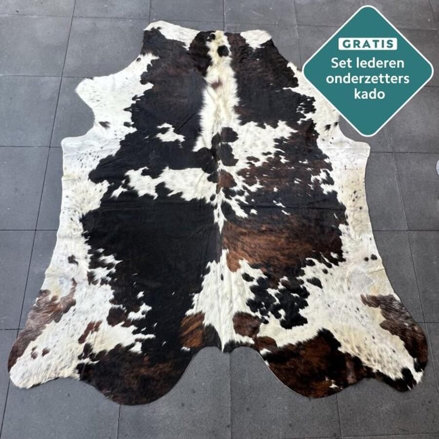Koeienhuidkopen.nl GIGANTISCHE 260x220 cm! tricolore koeienhuid vloerkleed ENORM koeienkleed tapijt tricolor koeienvel groot Gevlekte XXXL dierenhuid dierenvel bruin koehuid tapijt - Foto 2