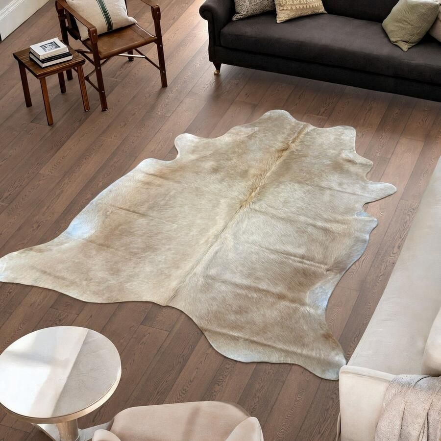 Koeienhuidvloerkleed.nl Koeienhuid Vloerkleed XL (Groot) Beige 227 x 214 cm Koeienkleed Koeienvel Dierenvel Dierenhuid Koehuid Tapijt