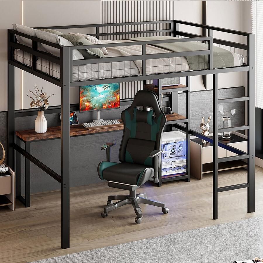 KOMHTOM Hoogslaper 140 x 200 cm ijzeren frame meerdere planken bureau met stopcontact met USB type C leuning ladder zonder matras zwart