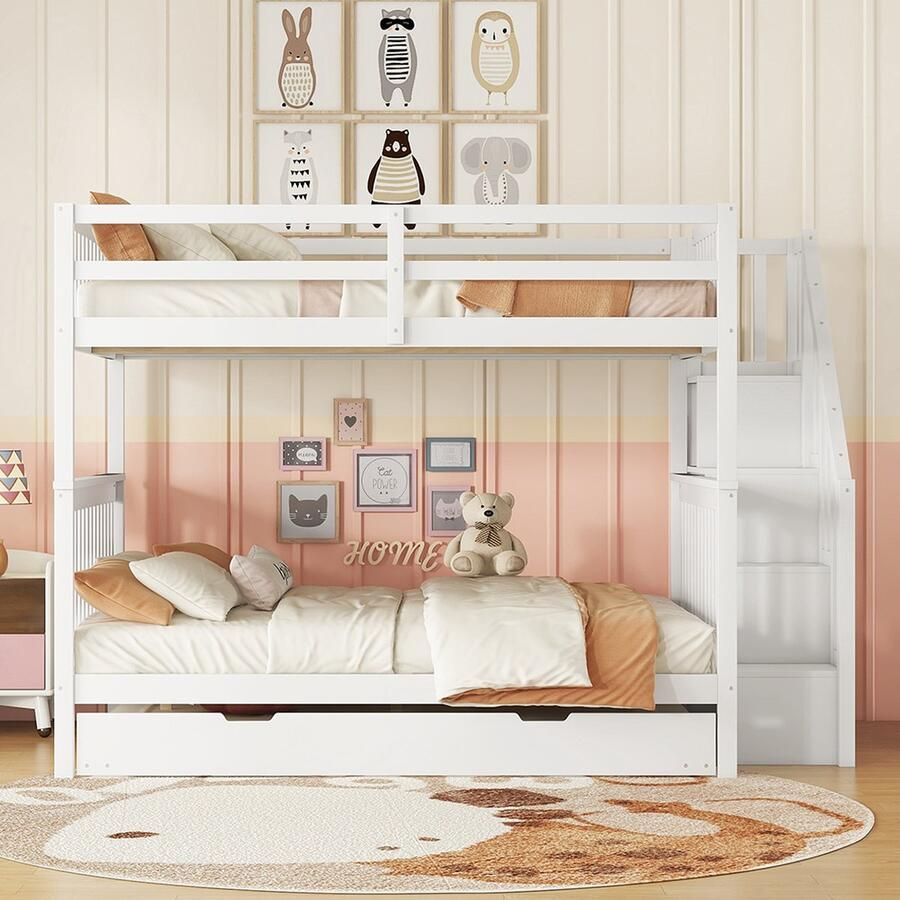 KOMHTOM Stapelbed Kinderbed 140x200 cm met trapje voorzien van een onderschuifbed met hoog hekwerk wit