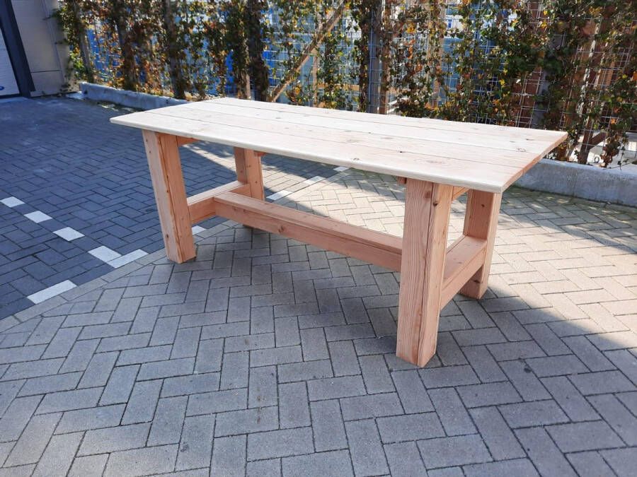 KSM-Steigerhout Tafel Massief van Douglas hout – 76x180cm Douglas tuintafel Eettafel van hout met robuuste blokpoten Robuuste tafel voor binnen en buiten – 4 tot 6 persoons