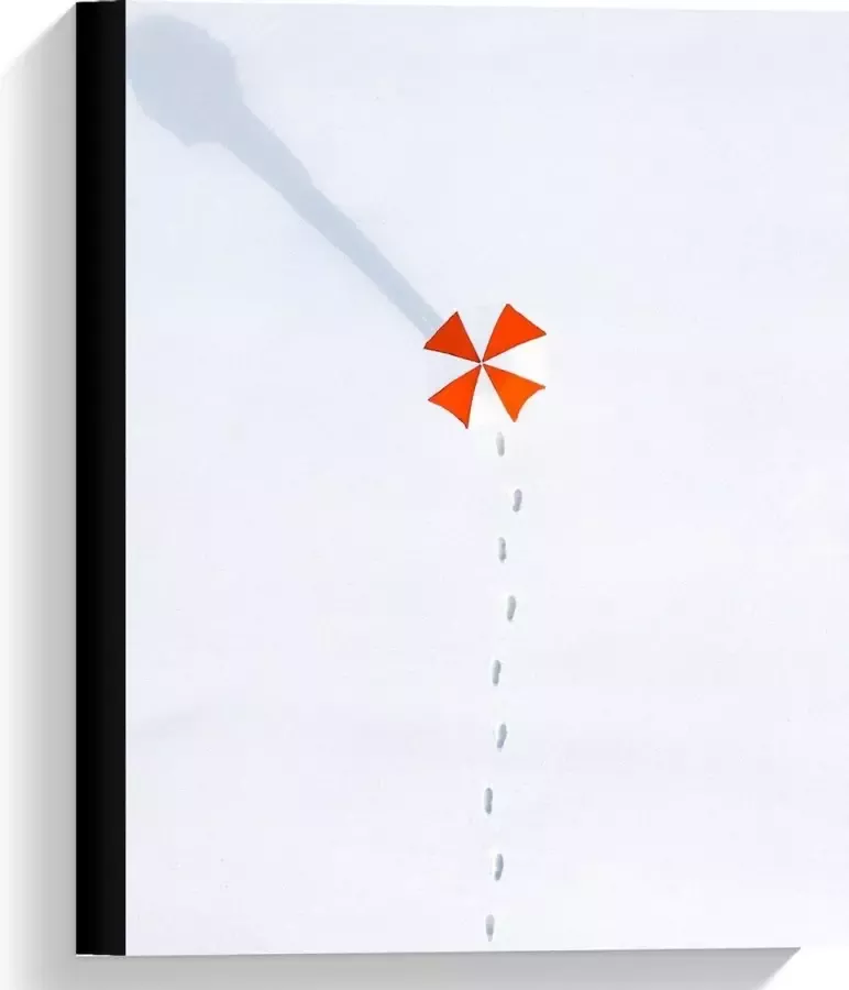KuijsFotoprint Canvas Parasol met Voetstappen 30x40cm Foto op Canvas Schilderij (Wanddecoratie op Canvas)