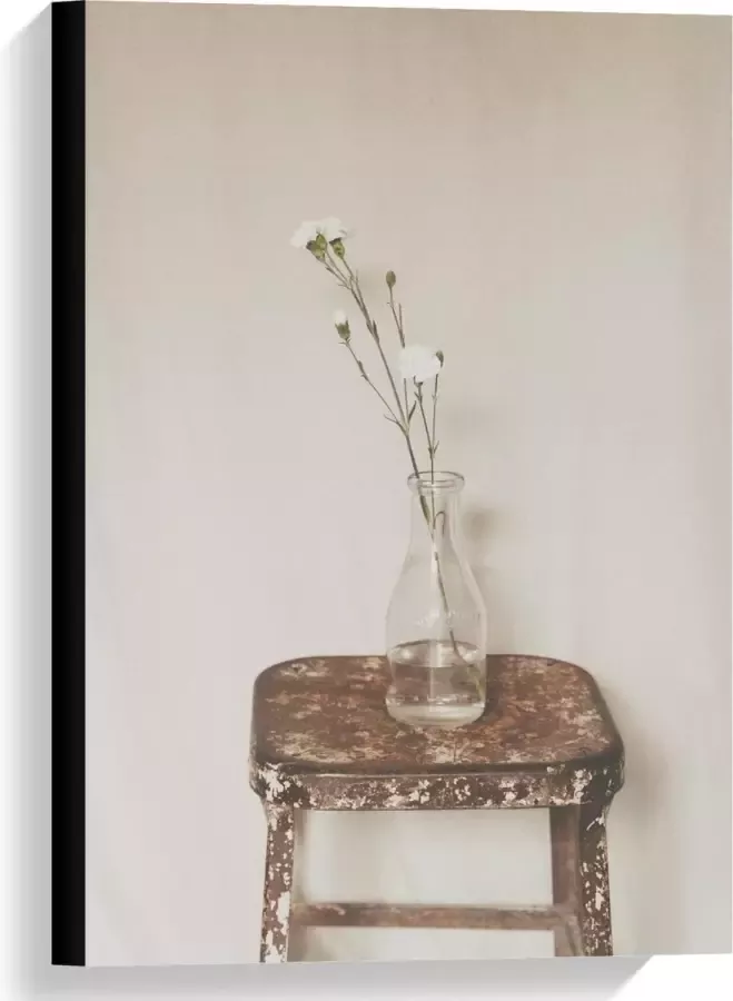 KuijsFotoprint Canvas Witte Bloemen In Vaas op Krukje 40x60cm Foto op Canvas Schilderij (Wanddecoratie op Canvas)