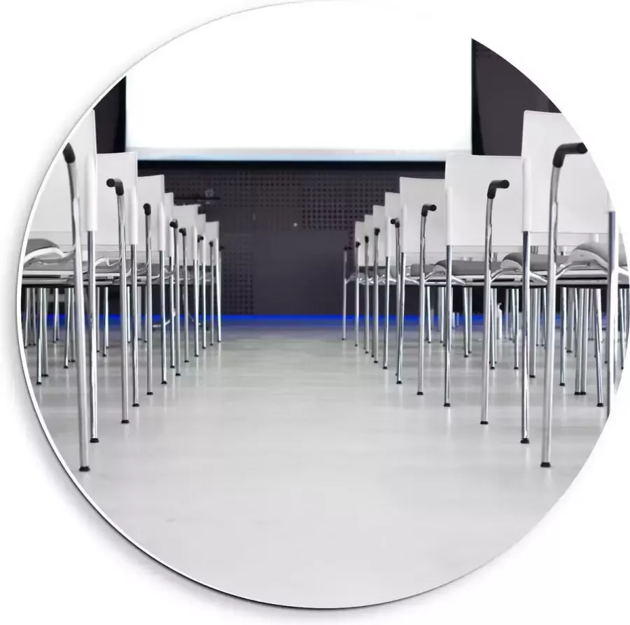 KuijsFotoprint Forex Wandcirkel Witte Rij Stoelen 40x40cm Foto op Wandcirkel (met ophangsysteem)