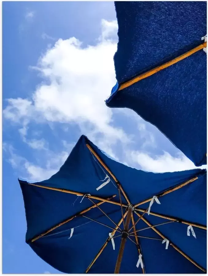 KuijsFotoprint Poster – Onderaanzicht van Blauwe Parasols 30x40cm Foto op Posterpapier