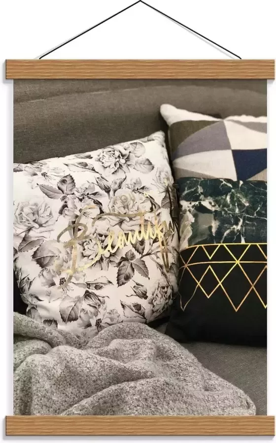 KuijsFotoprint Schoolplaat – Foto van Sierkussentjes op de Bank 30x40cm Foto op Textielposter (Wanddecoratie op Schoolplaat)